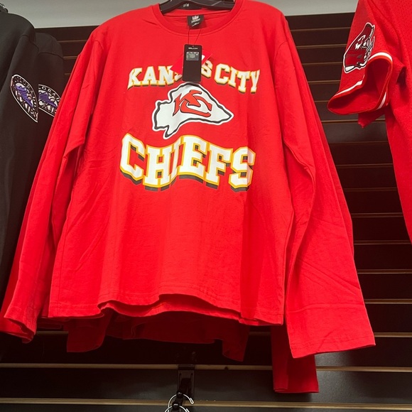 Licensed NFL Men’s Kansas City Chiefs Red Long Sleeve T Shirt - Picture 3 of 3